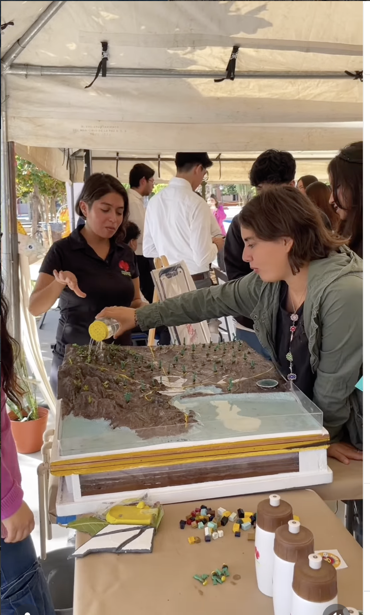 Maqueta de infiltración — modelo a escala de la cuenca de La Paz